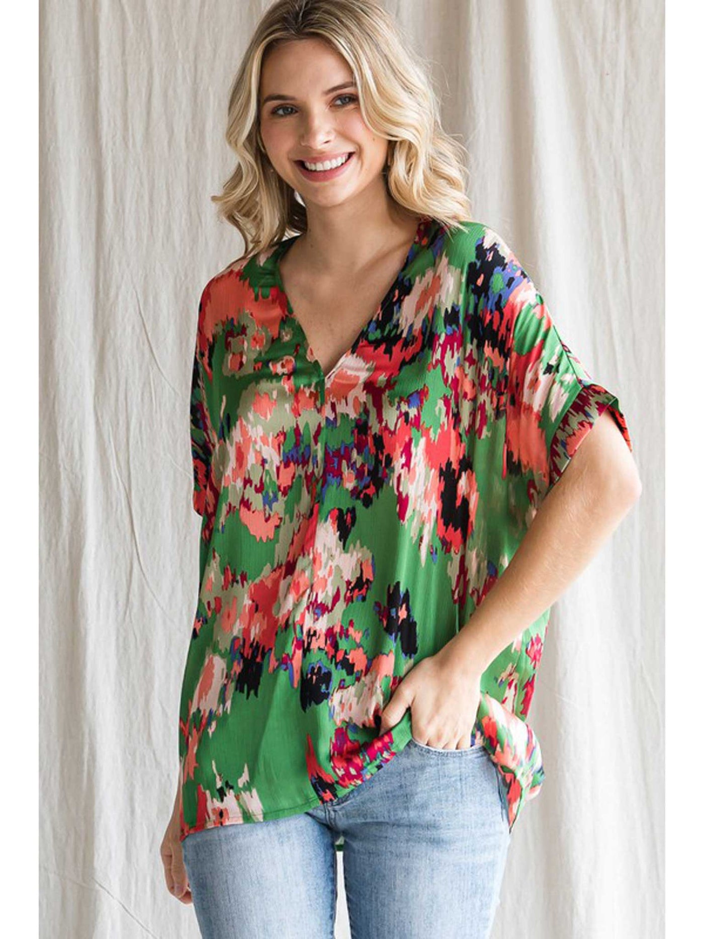 Curvy Live Colorfully Print Top