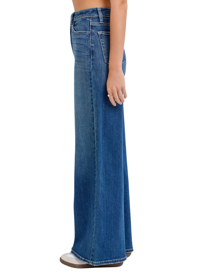 Skyline Stride High Rise Wide Leg Jeans