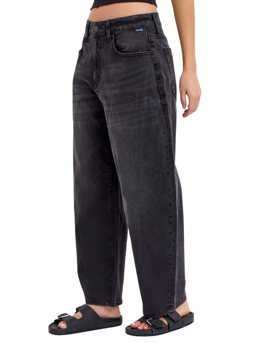 Mid Waisted Barrel Jeans