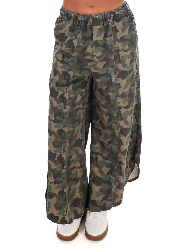 Off the Grid Tulip Camo Pants