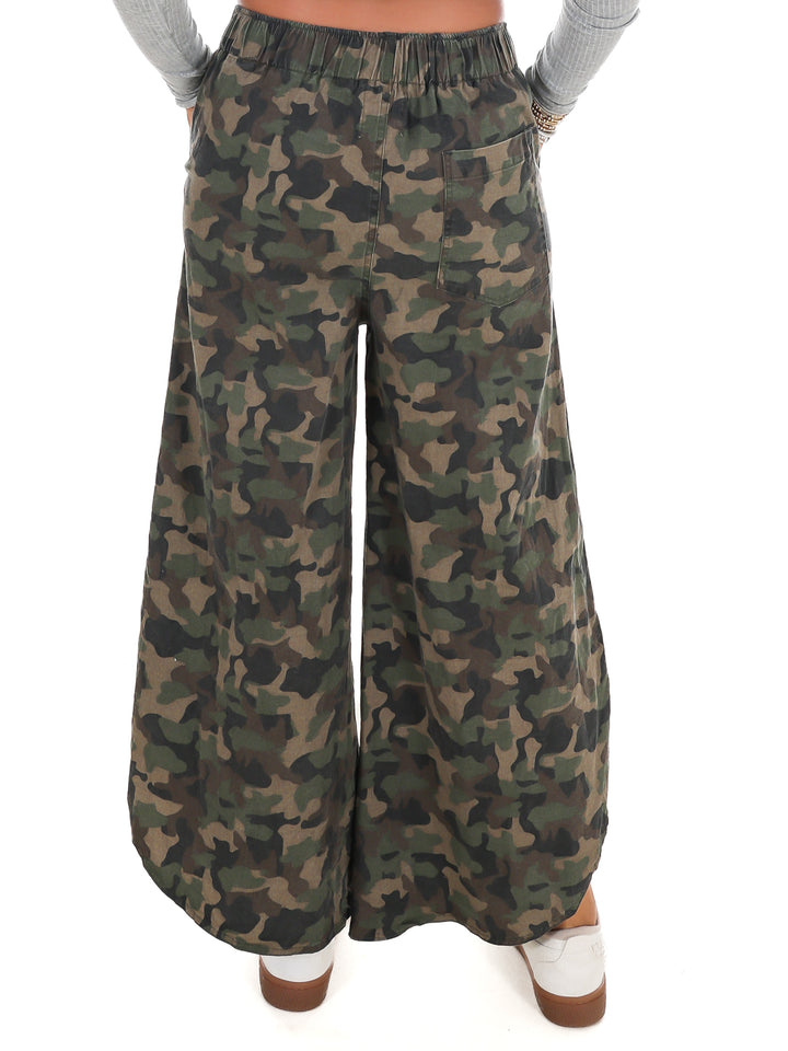 Off the Grid Tulip Camo Pants