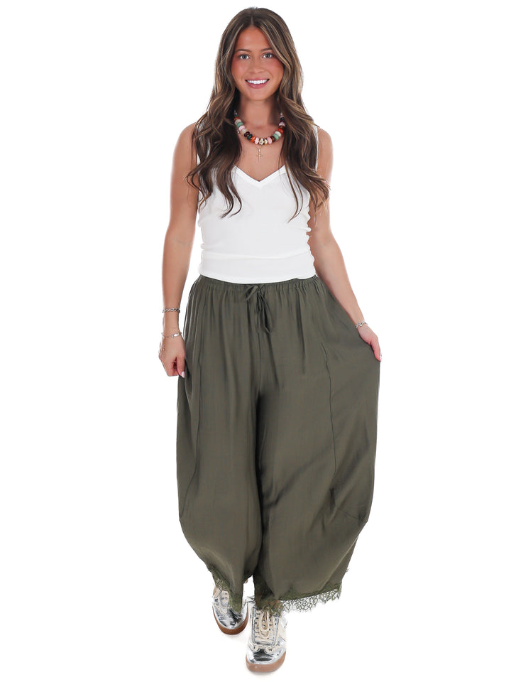 Meadowland Lace Trim Barrel Pants