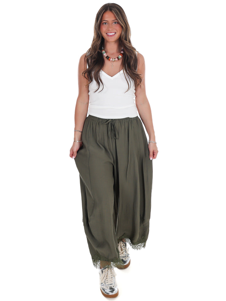 Meadowland Lace Trim Barrel Pants