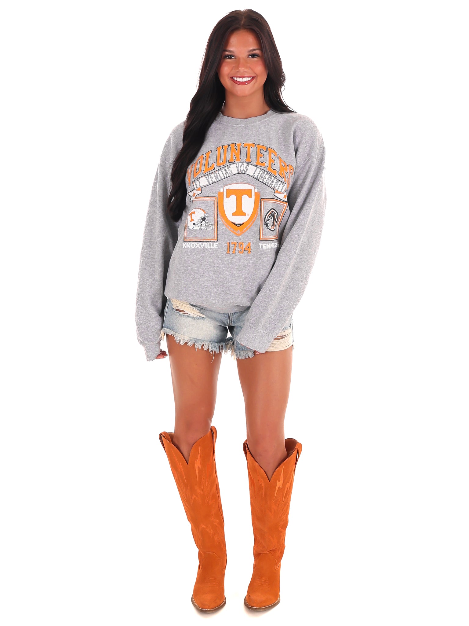 ⭕️TIMEWORN CLOTHING SWEAT S-S Vols Prep Patch Thrifted Sweatshirt – Josie's Boutique