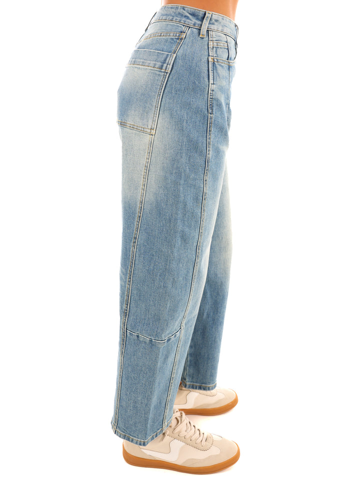 Loose Fit Barrel Jeans