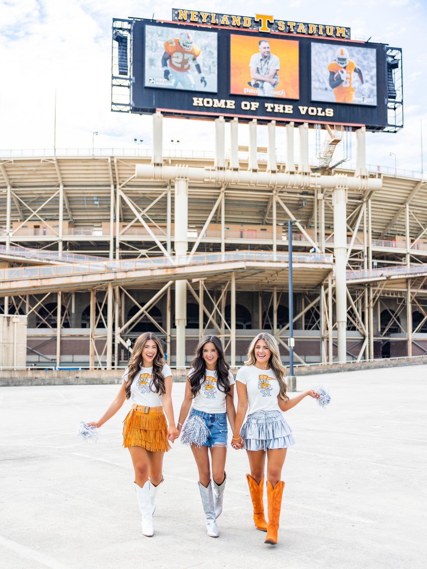 Vols Mascot Flag Micro Cropped Tee