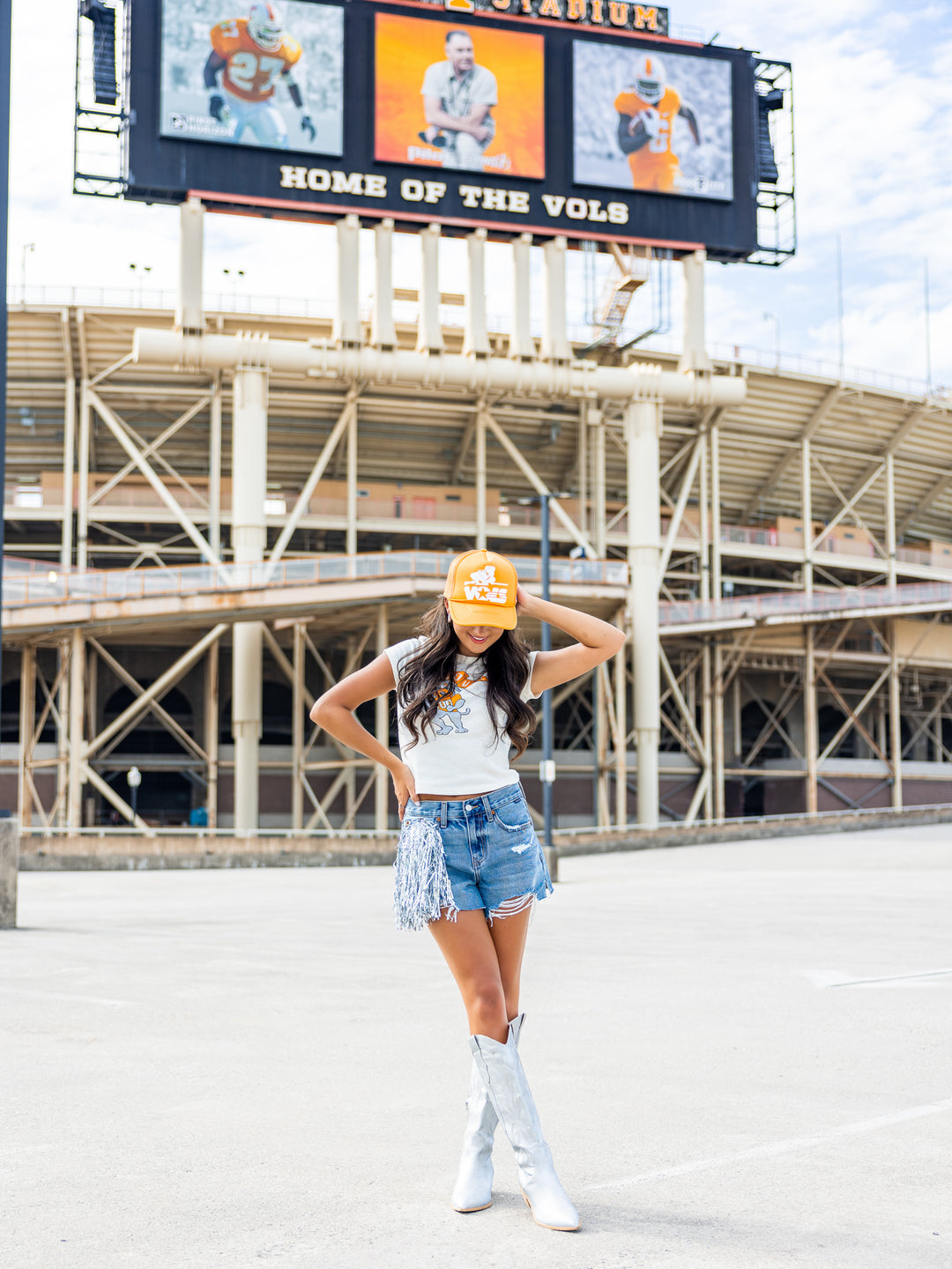 Vols Mascot Flag Micro Cropped Tee